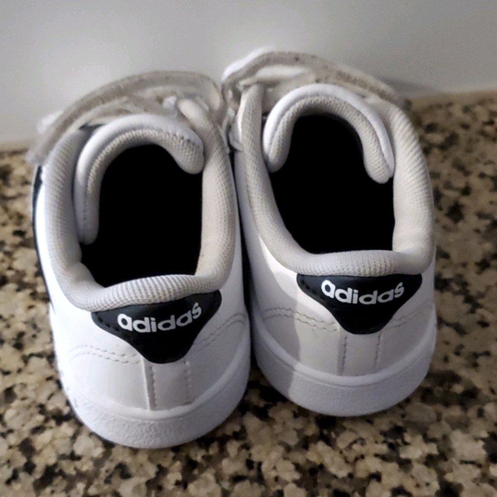 Adidas classic - Picture 2 of 4